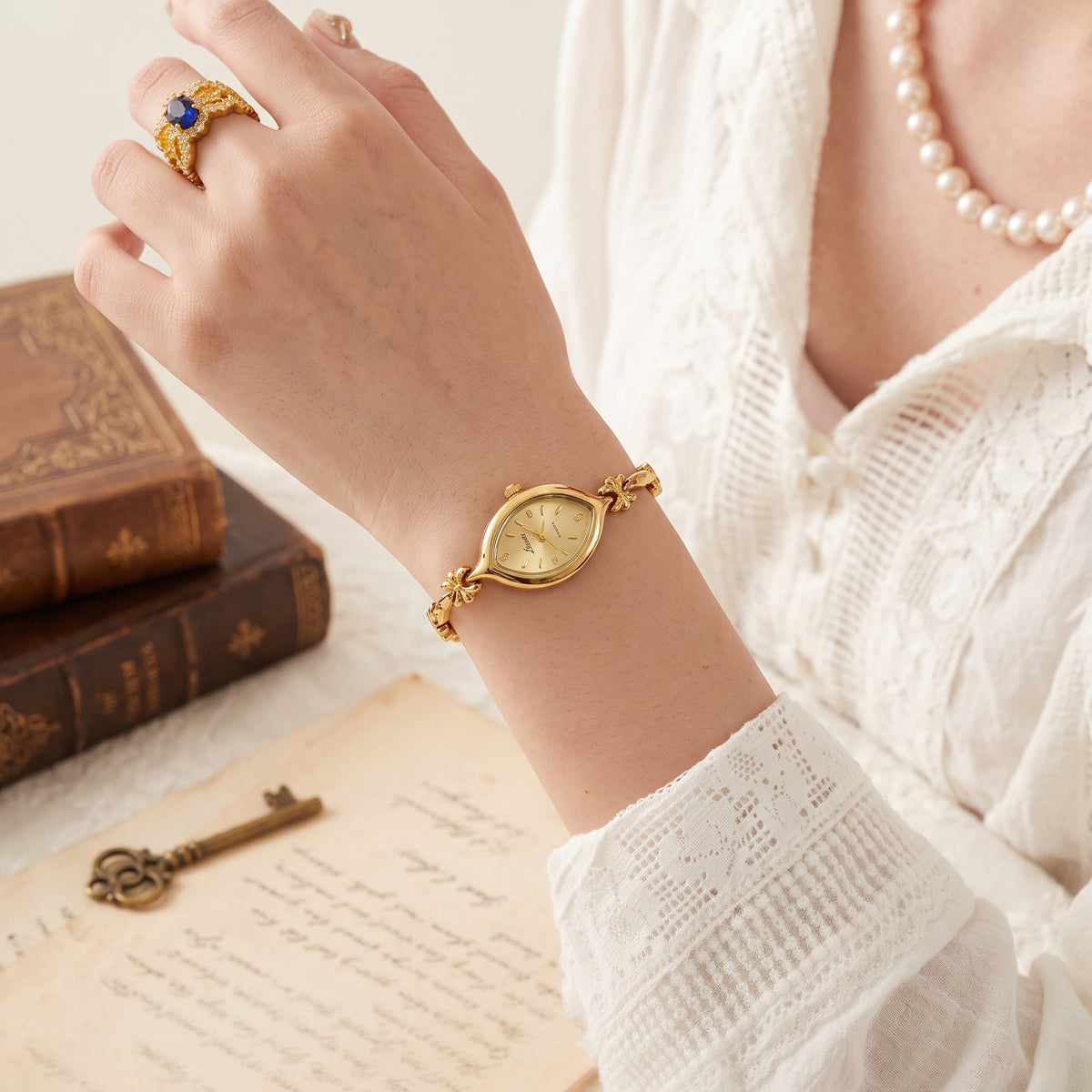 French Retro Gold Bracelet Watch